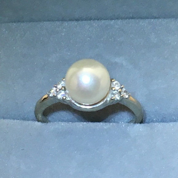 14k Solid White Gold Genuine White Pearl & Diamond Ring - Picture 3 of 11
